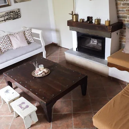 Kaluvi Skiathos Town